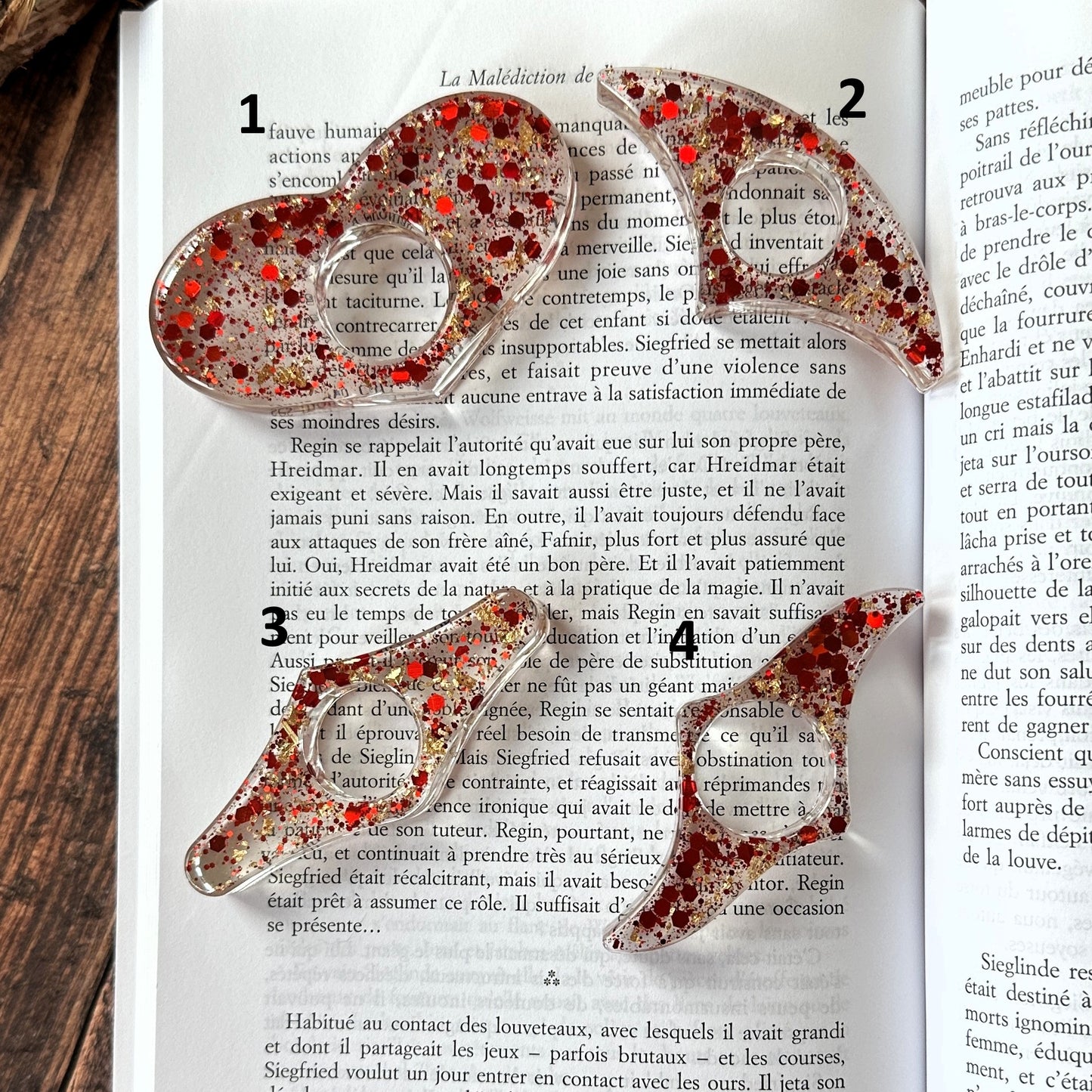 Marque-page et bague de lecture en résine époxy Or et Rouge