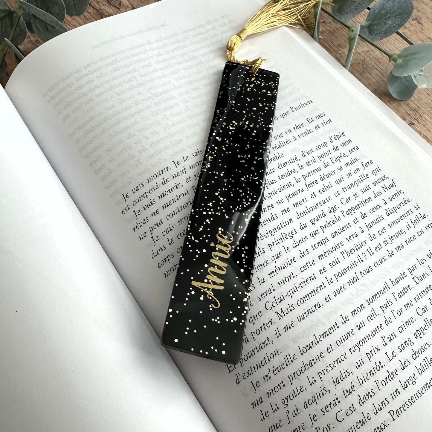 Marque-page personnalisé en résine époxy Noir & Paillettes dorées