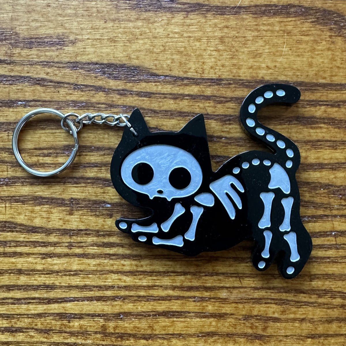 Porte-clés Halloween Chat Squelette — Noir & Argent