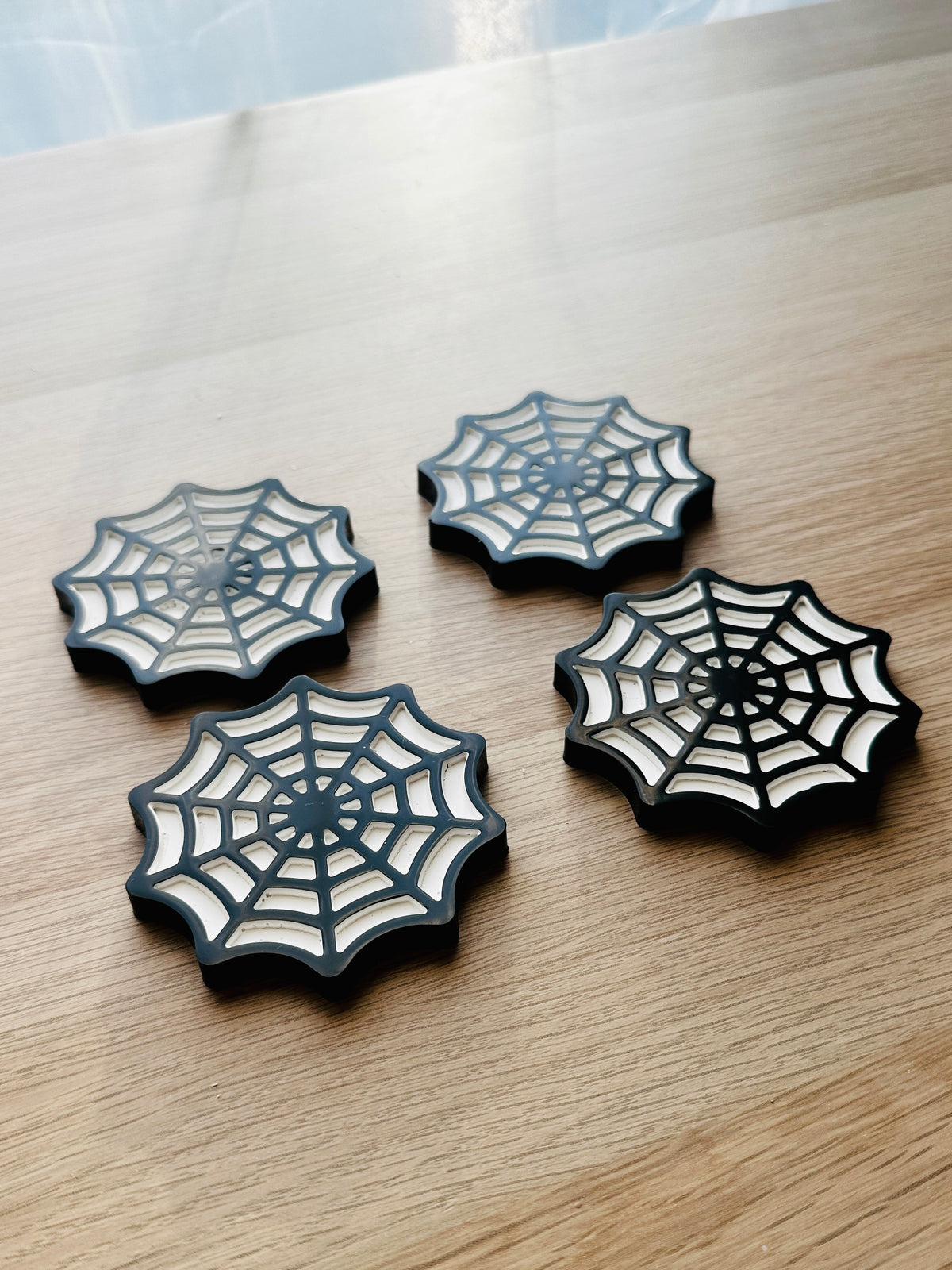 Sous-verre Toile d’Araignée Noire en résine – Halloween