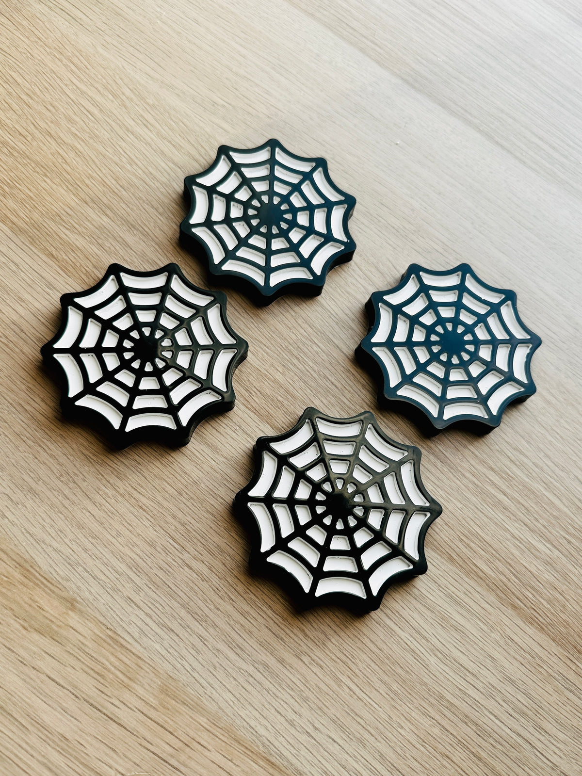 Sous-verre Toile d’Araignée Noire en résine – Halloween