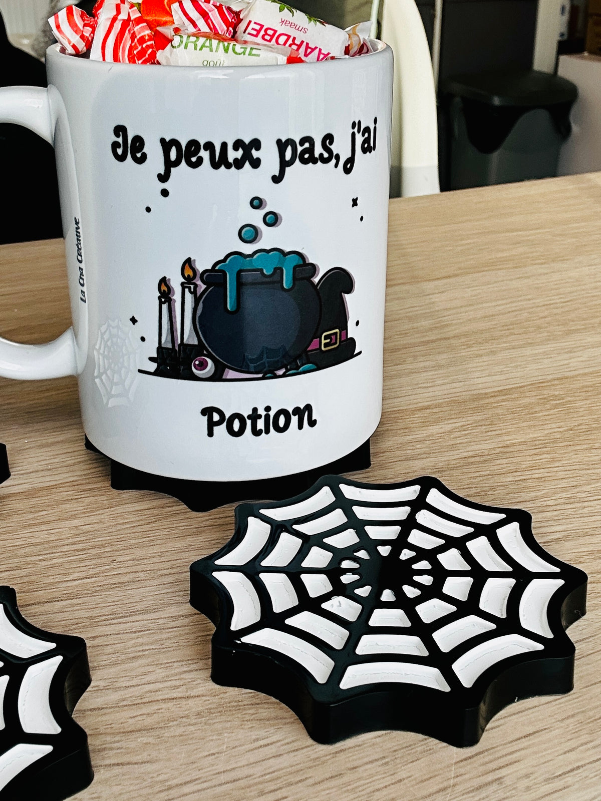 Sous-verre Toile d’Araignée Noire en résine – Halloween