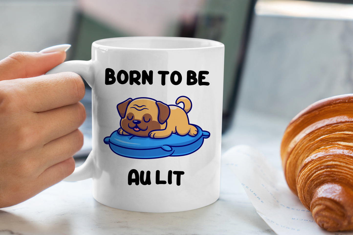 Tasse personnalisée Born to be au lit