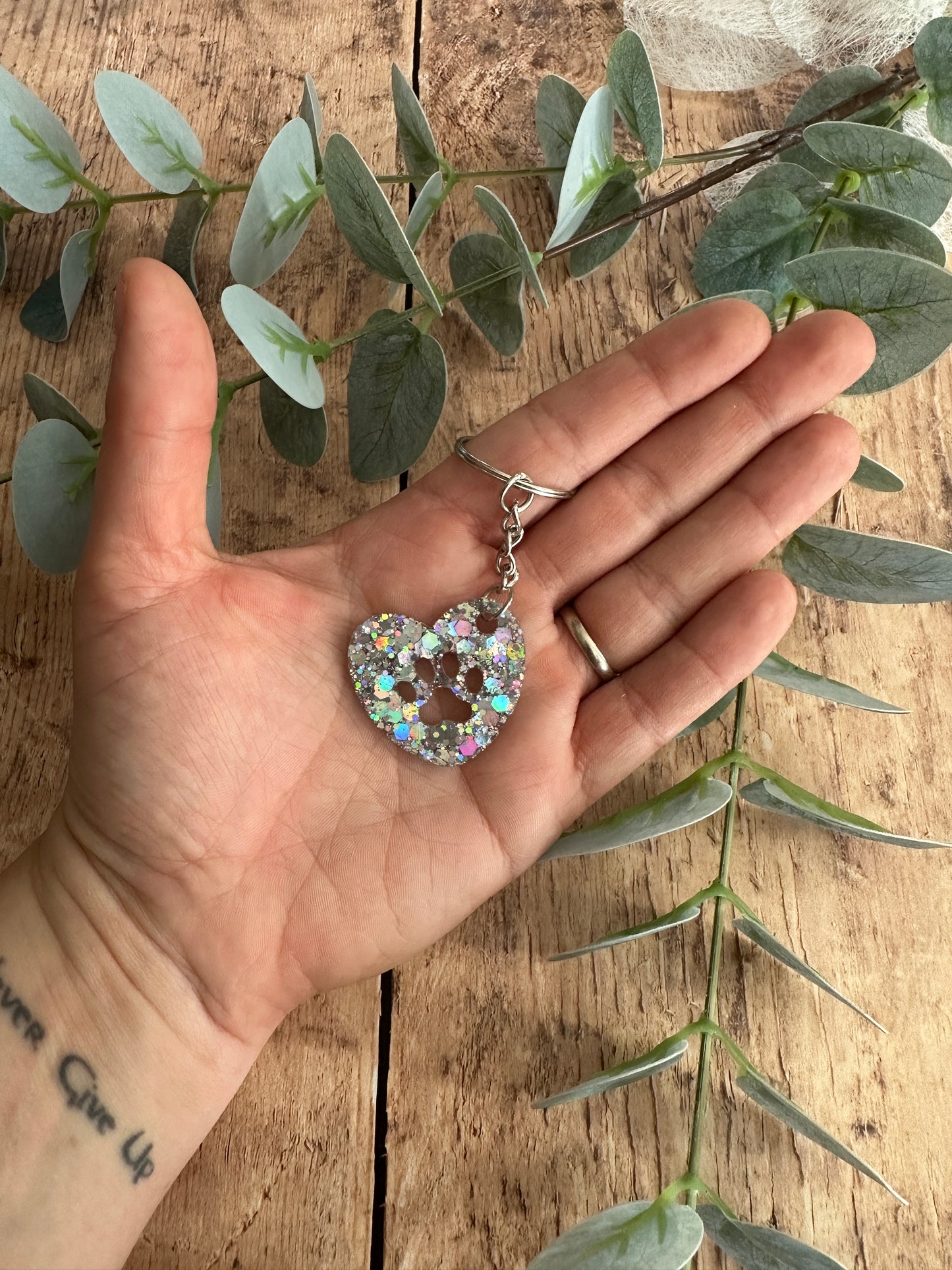 Porte-clés Cœur Patte en Résine — Cadeau Pawparent