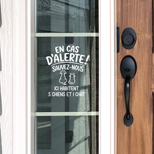 Sticker personnalisé En cas d'alerte, sauvez-nous – Chien & chat
