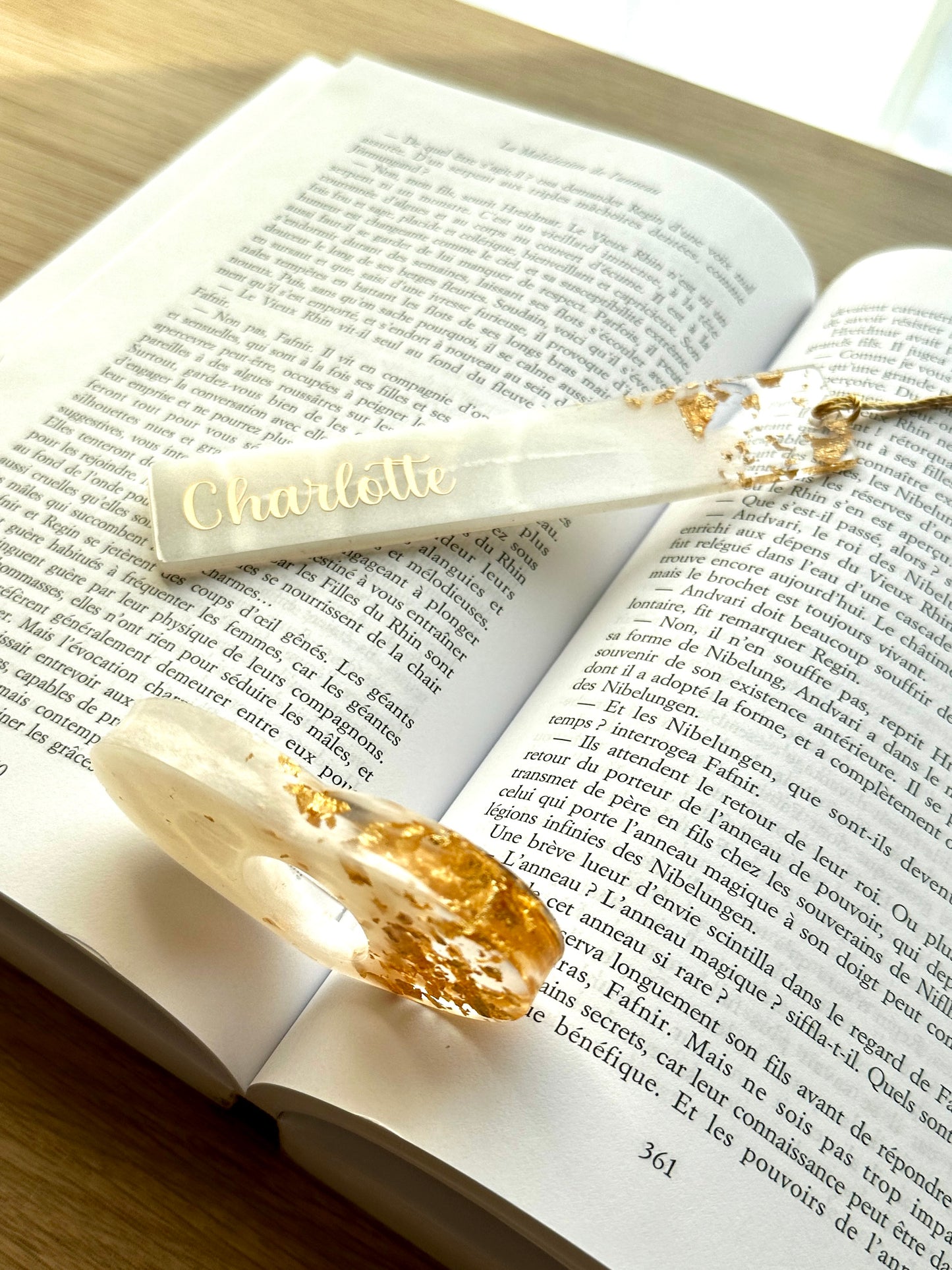 Marque-page et bague de lecture en résine époxy Blanc