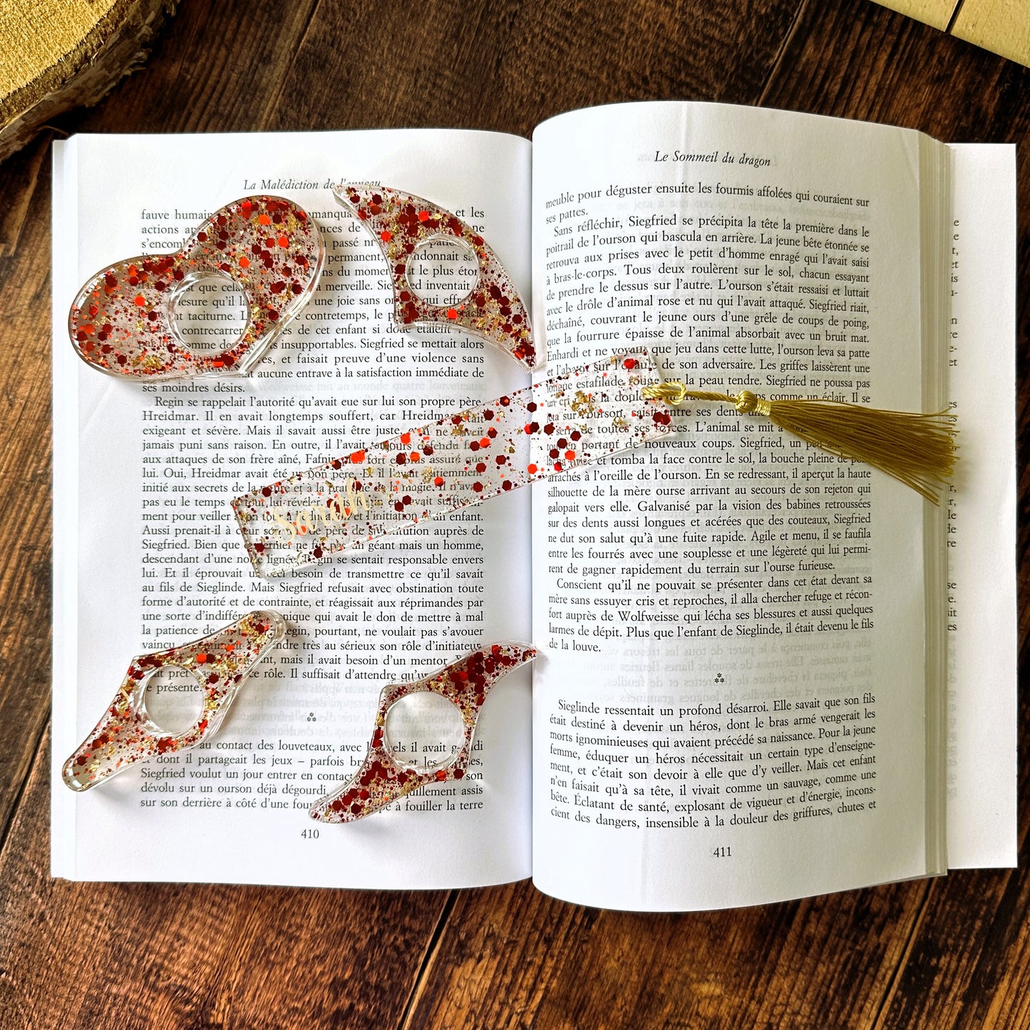 Marque-page et bague de lecture en résine époxy Or et Rouge