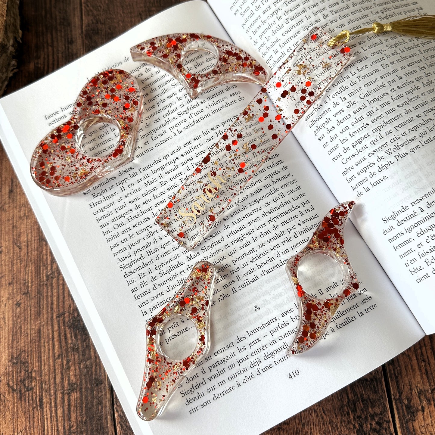 Marque-page et bague de lecture en résine époxy Or et Rouge