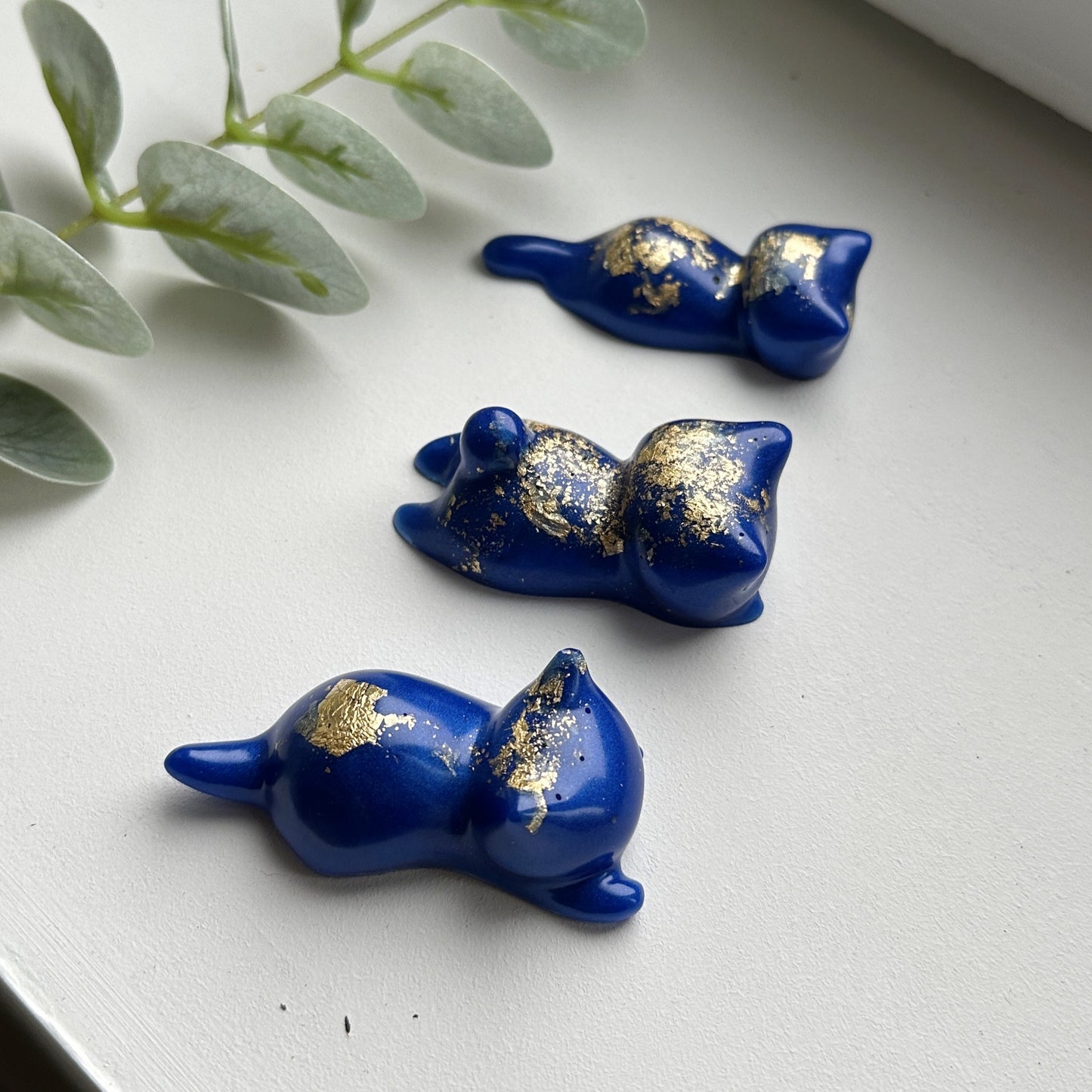 Figurines Chats en Résine Époxy Bleu