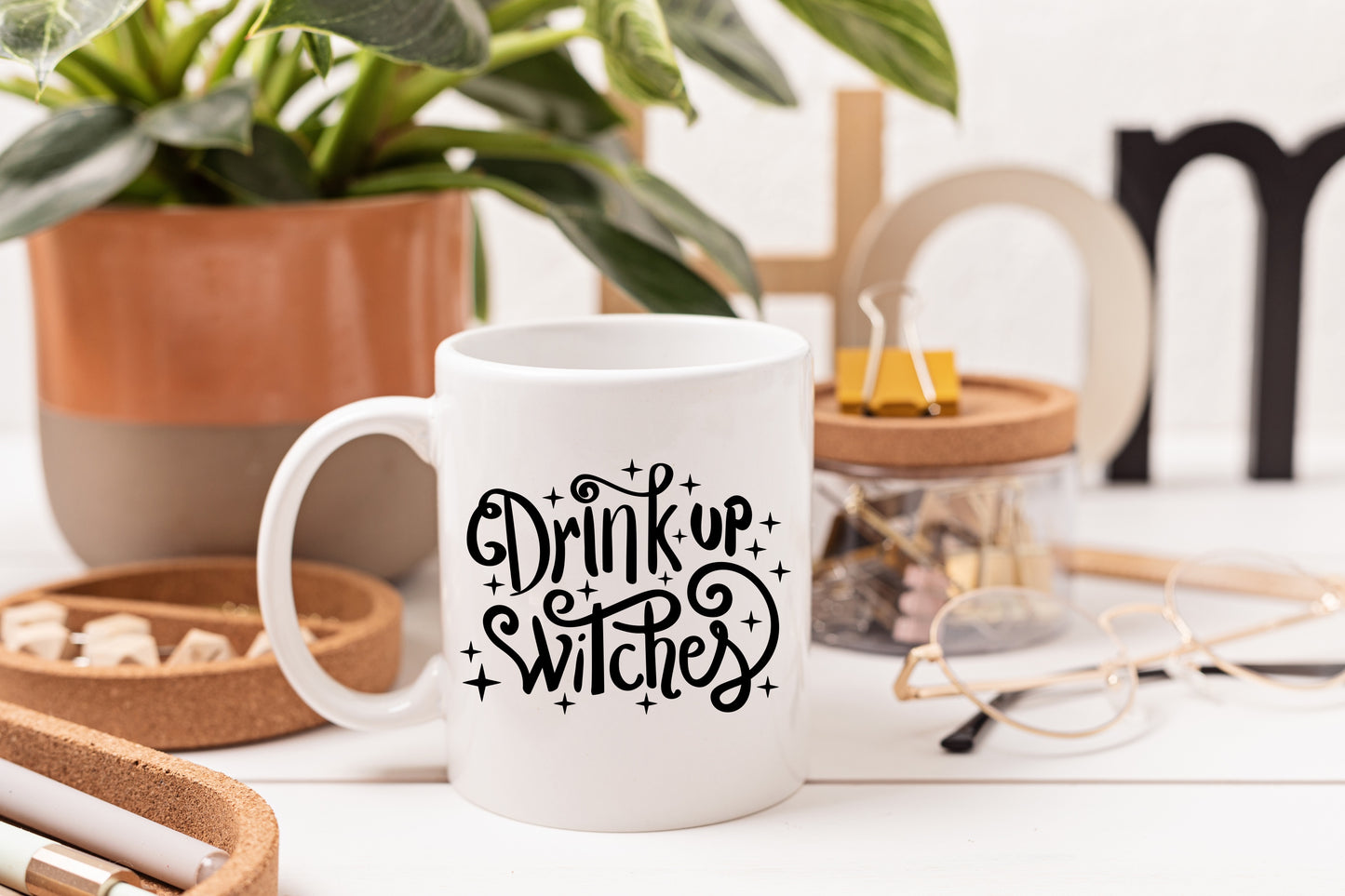 Tasse personnalisée Drink up Witches