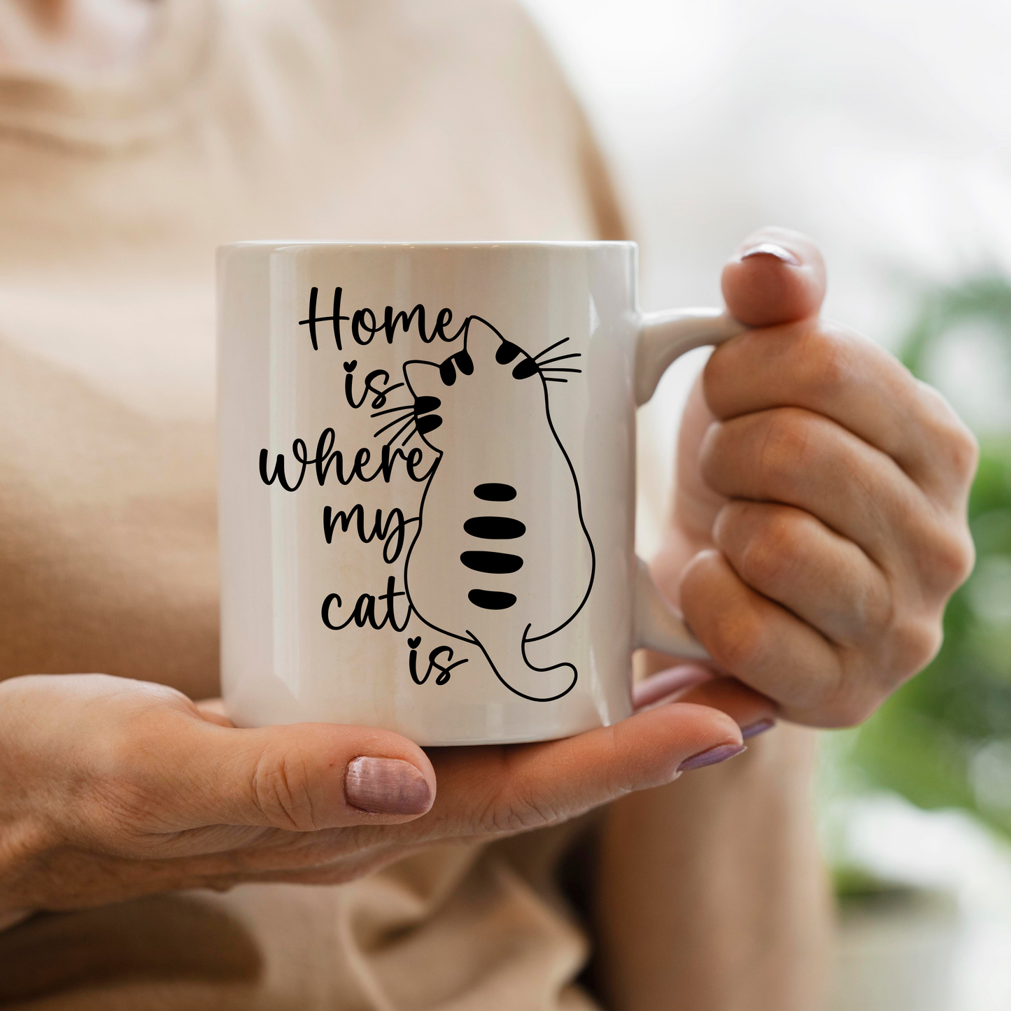 Tasse personnalisée Home is where my cat is