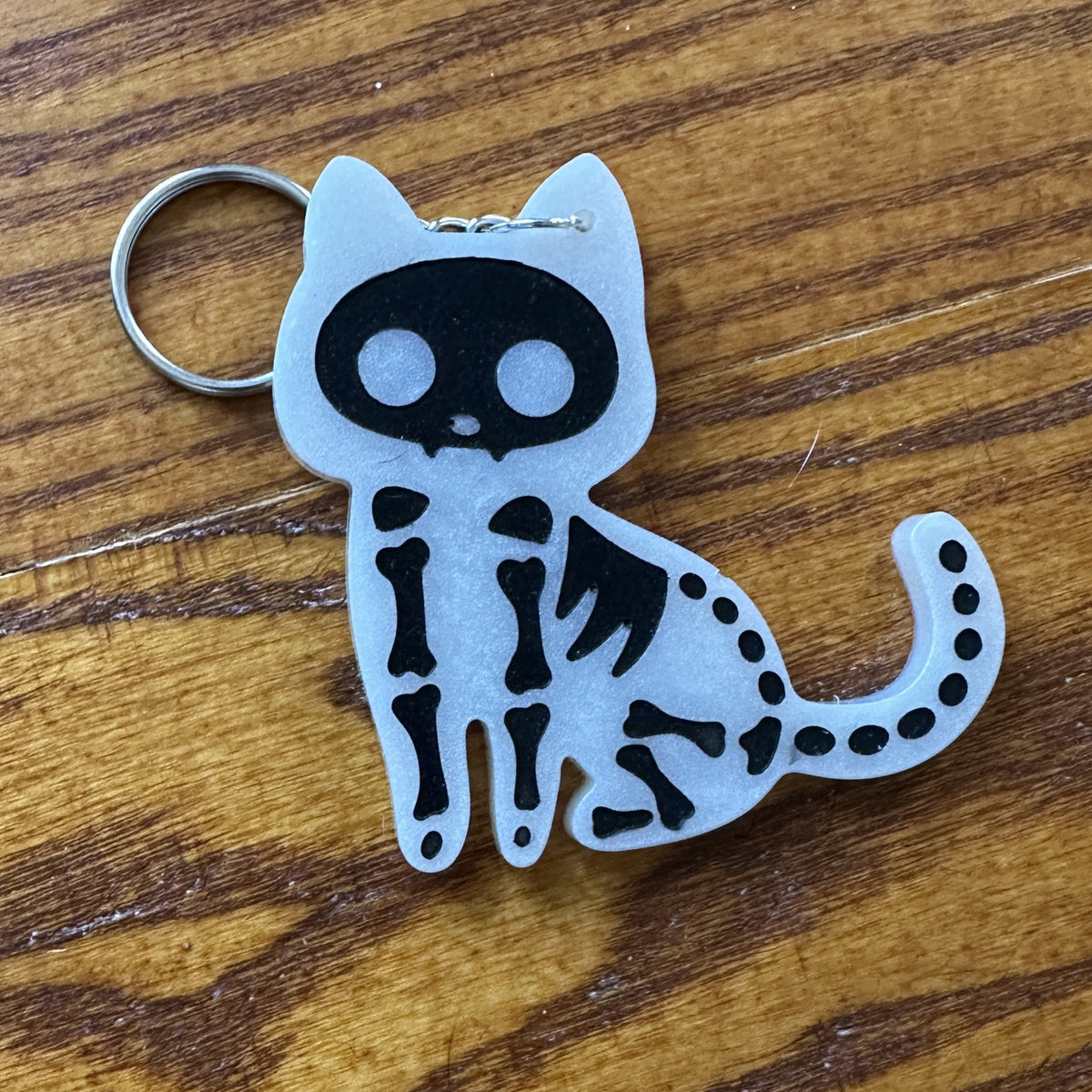 Porte-clés Halloween Chat Squelette —Blanc & Noir