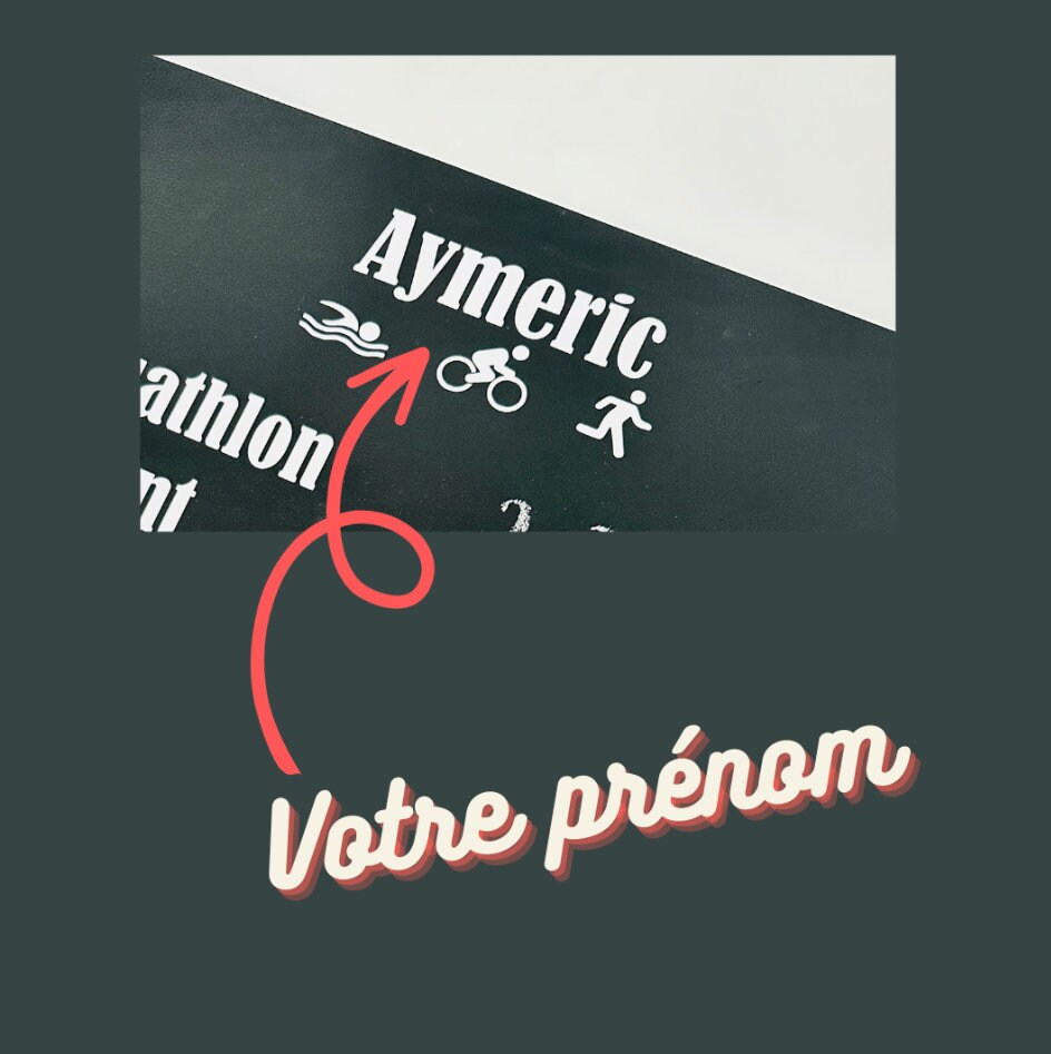 Porte-médailles triathlon personnalisé en bois