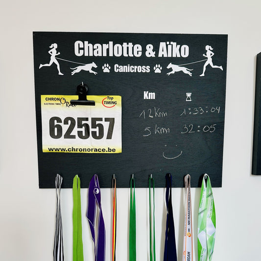 Porte-médailles canicross personnalisé en bois