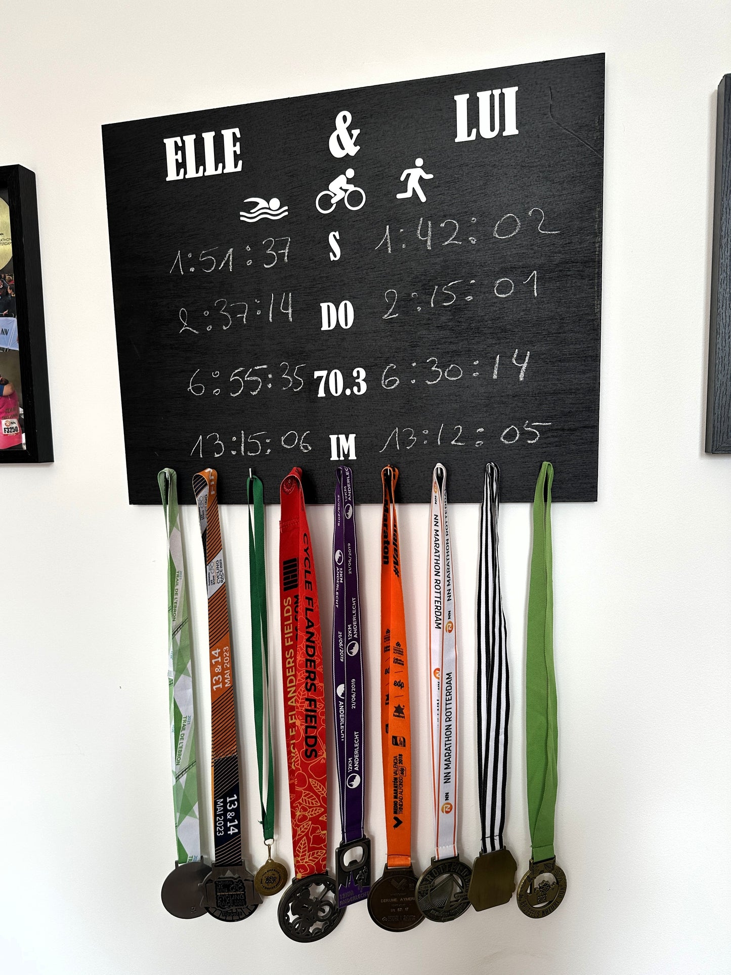 Porte-médailles triathlon Elle & Lui en bois pour couple - Chrono